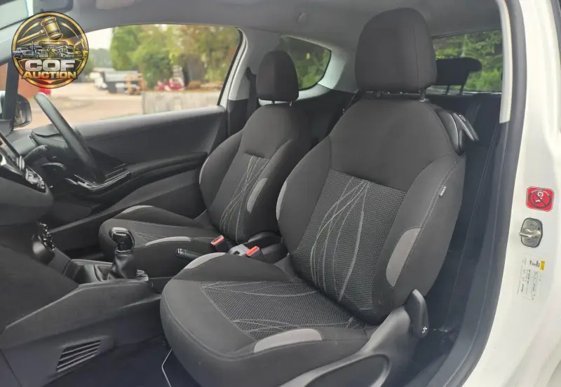 2013 Peugeot 208 1.0 VTi Active Euro 5 3dr photo 19